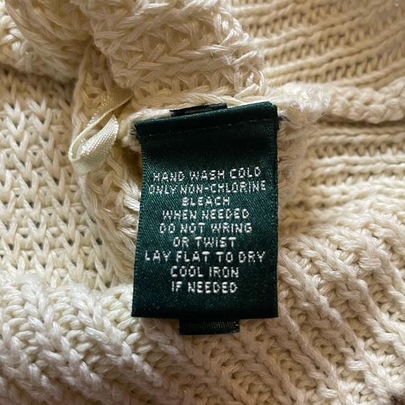 Lauren Jeans Co by Ralph Lauren - Cream Sweater. Size medium - Picture 6 of 8